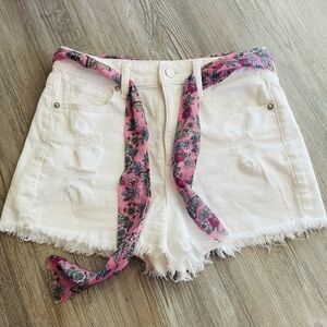 Women American Eagle white Jean shorts. Size 4.